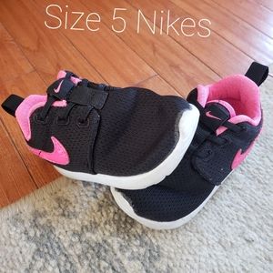 Size 5 toddler nikes